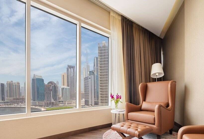 套房, Radisson Blu Hotel, Dubai Canal View