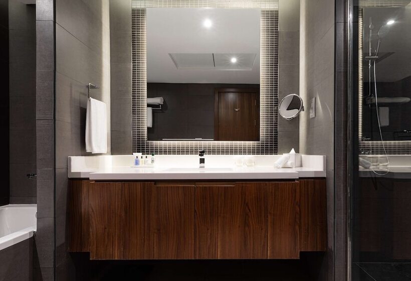 Family Suite, Radisson Blu Hotel, Dubai Canal View