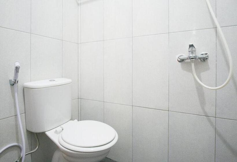 Номер Стандарт, Reddoorz @ Rs Adam Malik Medan