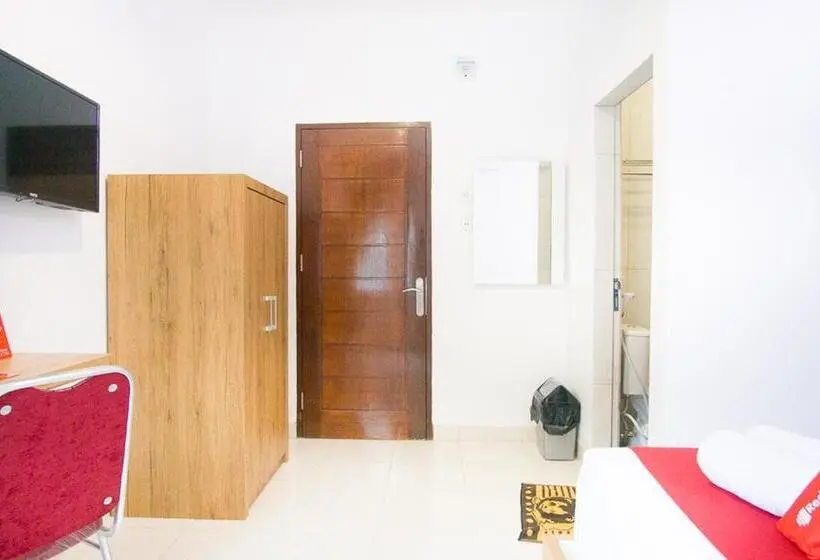 スタンダードルーム, Reddoorz @ Rs Adam Malik Medan