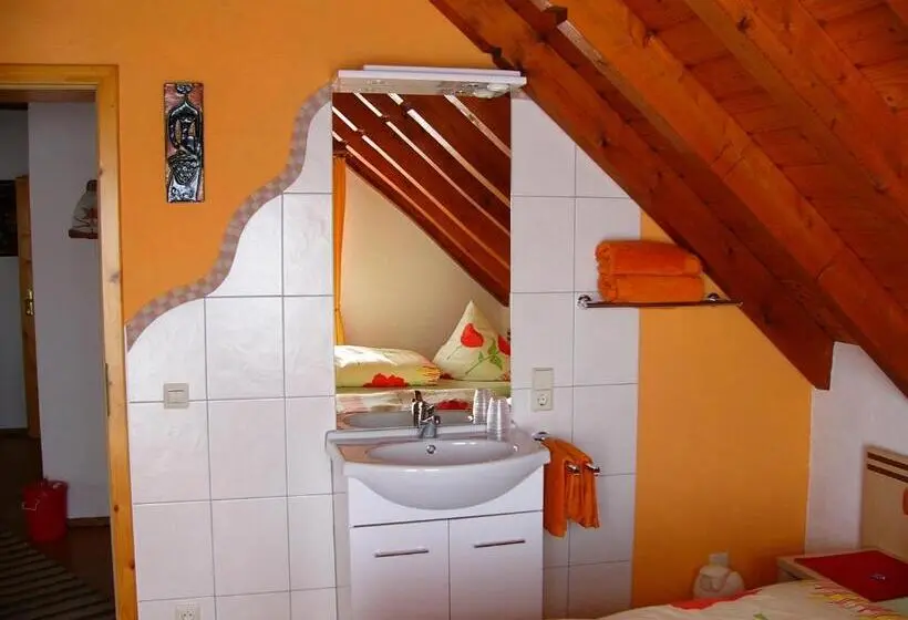 バルコニー付きスタンダードルーム, Gästezimmer Schanz Hilbel