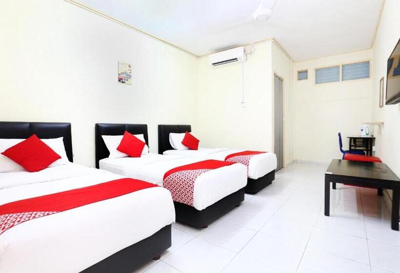 Quarto Triplo Estandar, O Pelangi Marang