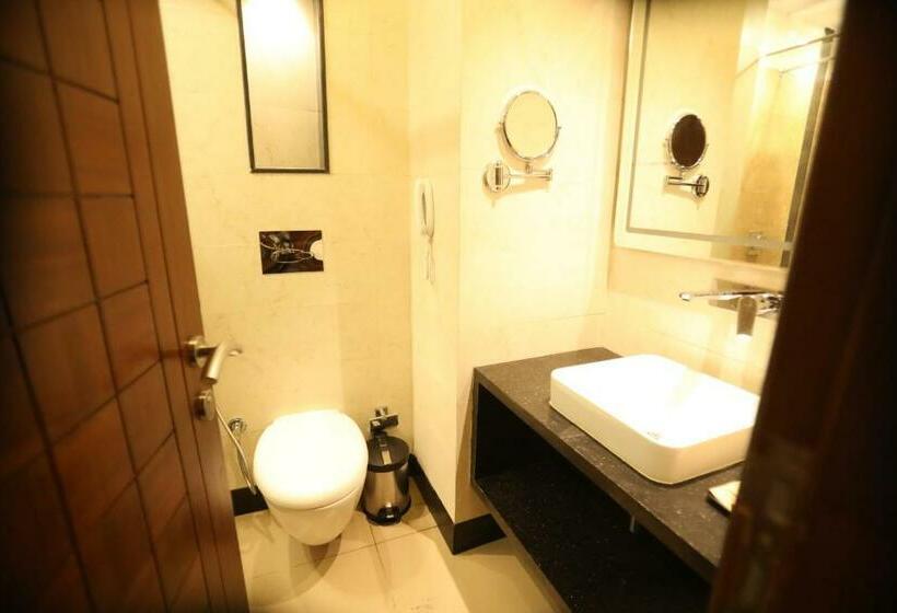 غرفة سوبيريور سرير كينج, The Pinnacle Inn Sarnath