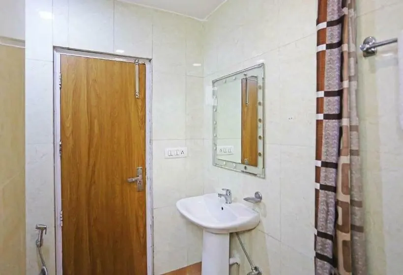 اتاق لوکس, Preet Palace  5 Mints Walk From Nizamuddin Railway Station
