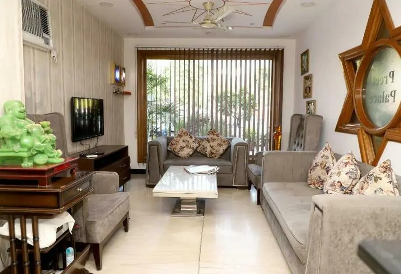 اتاق لوکس, Preet Palace  5 Mints Walk From Nizamuddin Railway Station