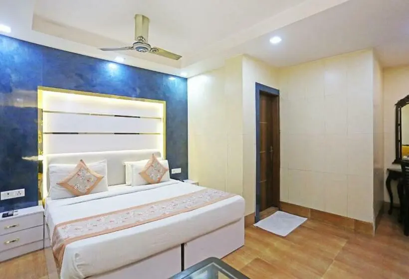 اتاق سوپریور با تخت بزرگ, Preet Palace  5 Mints Walk From Nizamuddin Railway Station