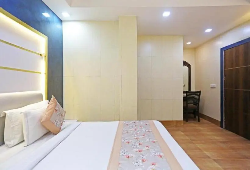 اتاق سوپریور با تخت بزرگ, Preet Palace  5 Mints Walk From Nizamuddin Railway Station