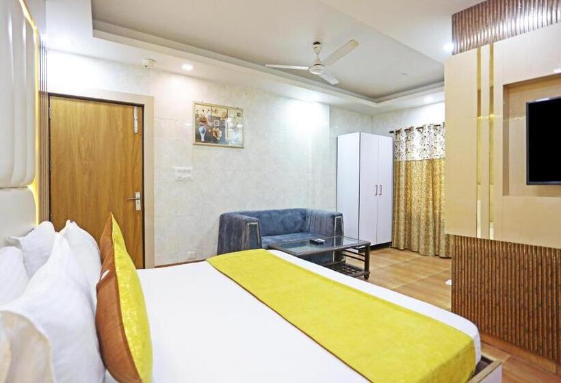 غرفة إدارية ثلاثية, Preet Palace 5 Mints Walk From Nizamuddin Railway Station