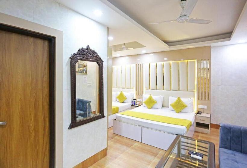 エクゼクティブトリプル, Preet Palace  5 Mints Walk From Nizamuddin Railway Station