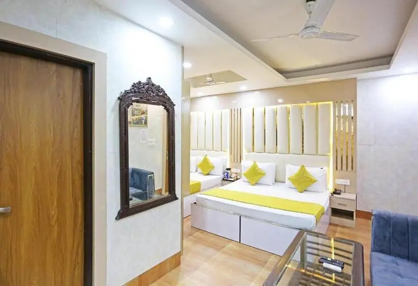 اتاق اجرایی سه نفره, Preet Palace  5 Mints Walk From Nizamuddin Railway Station