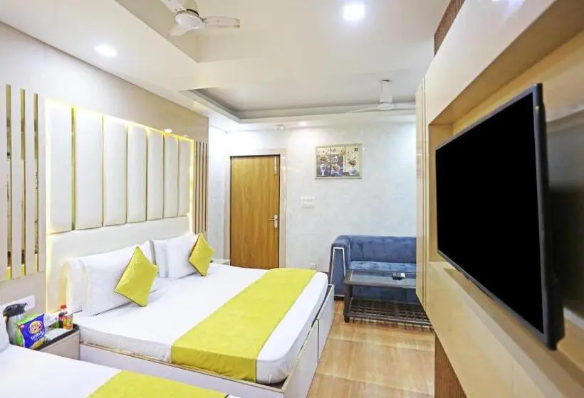 اتاق اجرایی سه نفره, Preet Palace  5 Mints Walk From Nizamuddin Railway Station
