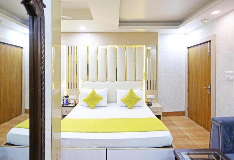 غرفة إدارية ثلاثية, Preet Palace 5 Mints Walk From Nizamuddin Railway Station