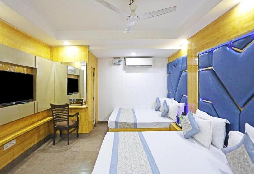 جناح عائلي, Preet Palace 5 Mints Walk From Nizamuddin Railway Station