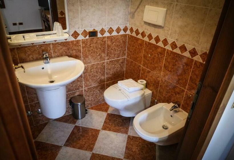 エコノミールーム, Villanova