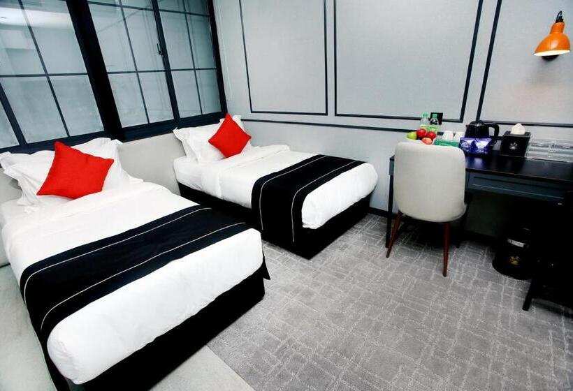 Quarto superior, Stanton