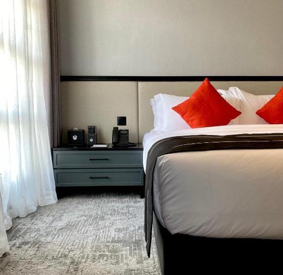 Quarto Familiar, Stanton