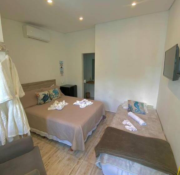 带阳台的三人标准间, Pousada Orquídeas Do Guarujá