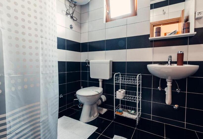 اتاق استاندارد با بالکن و چشمانداز دریا, Rooms Bačić