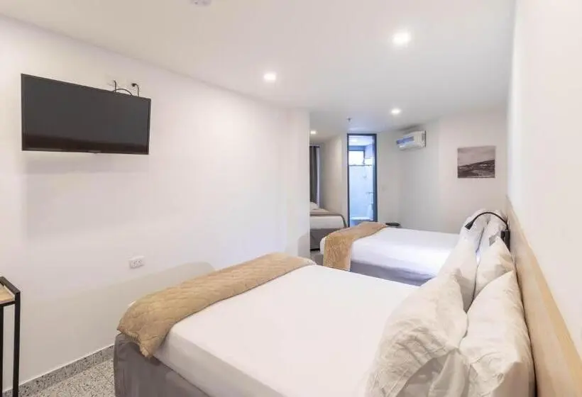 Standard Neljän Hengen Huone, Bianco Hotel Boutique