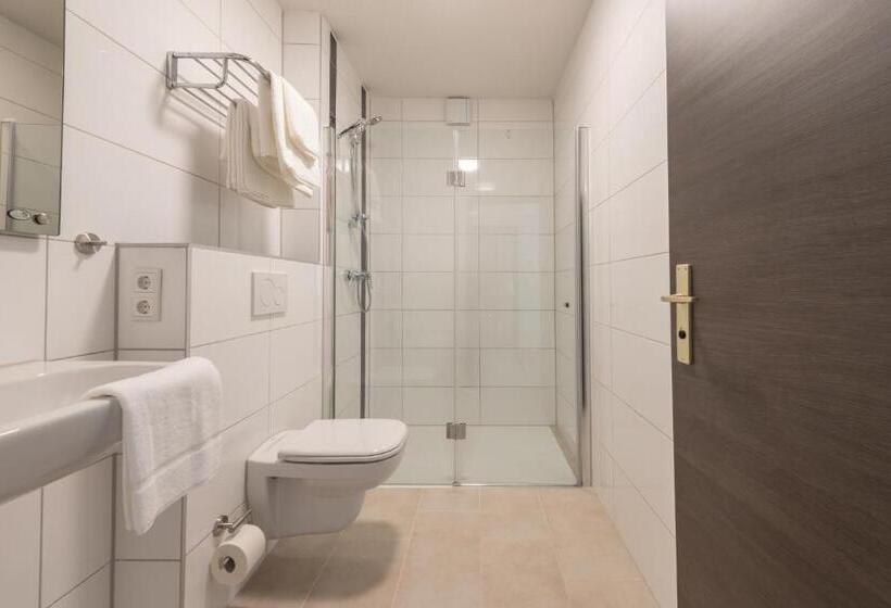 غرفة قياسية, In Laisen