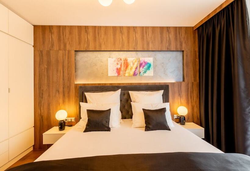 Апартаменты 1 Спальня, Bach Apartments