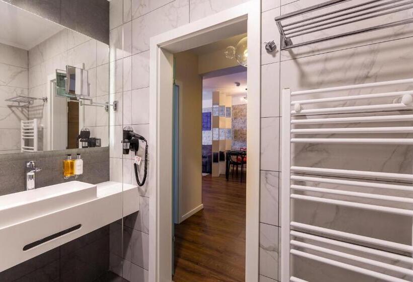 Апартаменты 1 Спальня, Bach Apartments