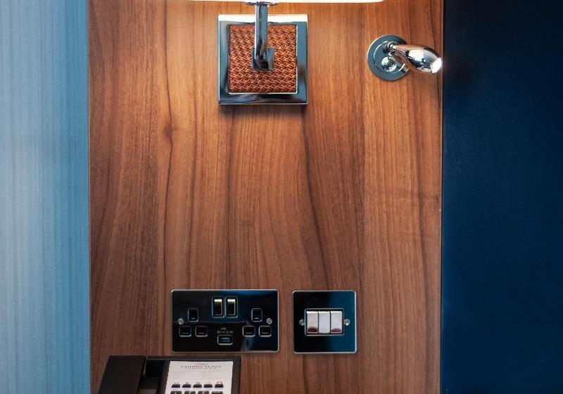 Standard Værelse King-seng Tilpasset til Handicappede, Crowne Plaza London Heathrow T4, An Ihg