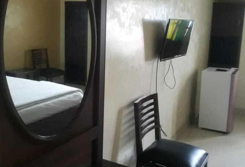 Номер Стандарт, Reddoorz Brand Man12045 Reddoorz Near Megamall Manado