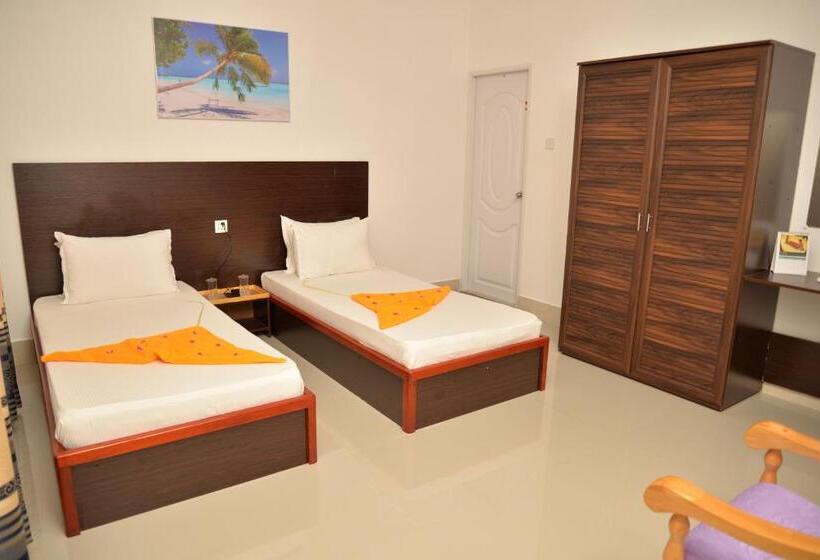 اتاق لوکس, Moodhumaa Inn
