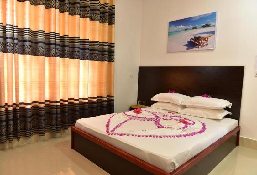 اتاق لوکس, Moodhumaa Inn
