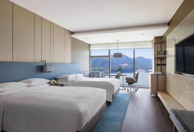 스탠다드 룸 더블 침대, Xuzhou Marriott Hotel Lakeview