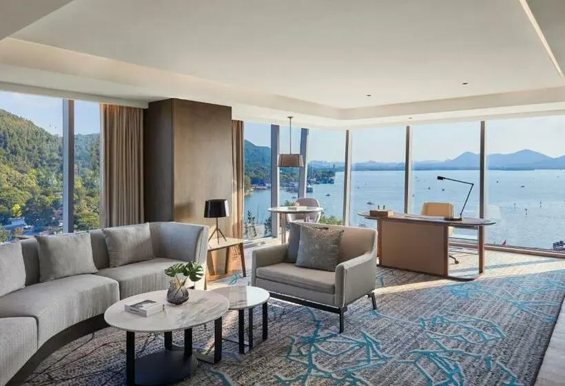 キングサイズベッドのスイートルーム, Xuzhou Marriott Hotel Lakeview