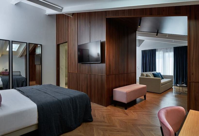 غرفة دور أخير, Helen Berger Boutique