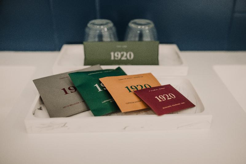 غرفة قياسية, Helen Berger Boutique