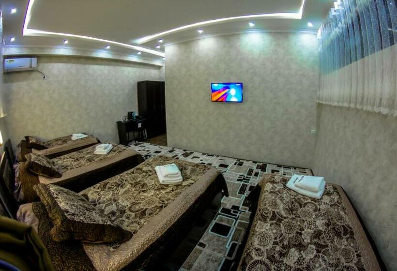 اتاق استاندارد چهار تخته, Buston