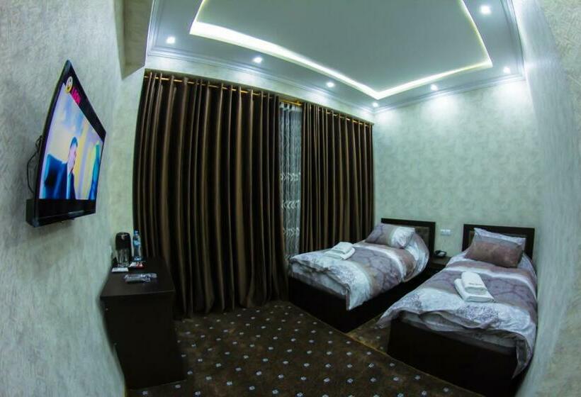 اتاق استاندارد با چشمانداز شهر, Buston