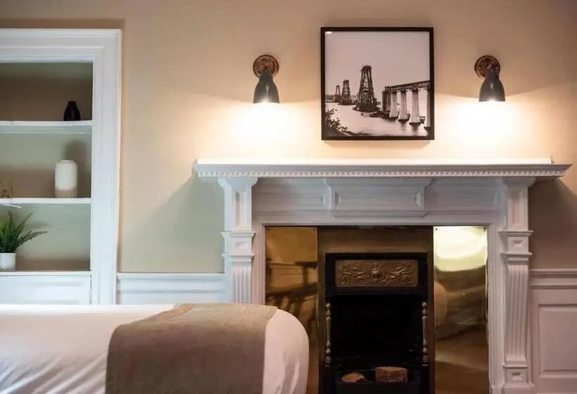 اتاق خانوادگی, The Hawes Inn By Innkeeper S Collection