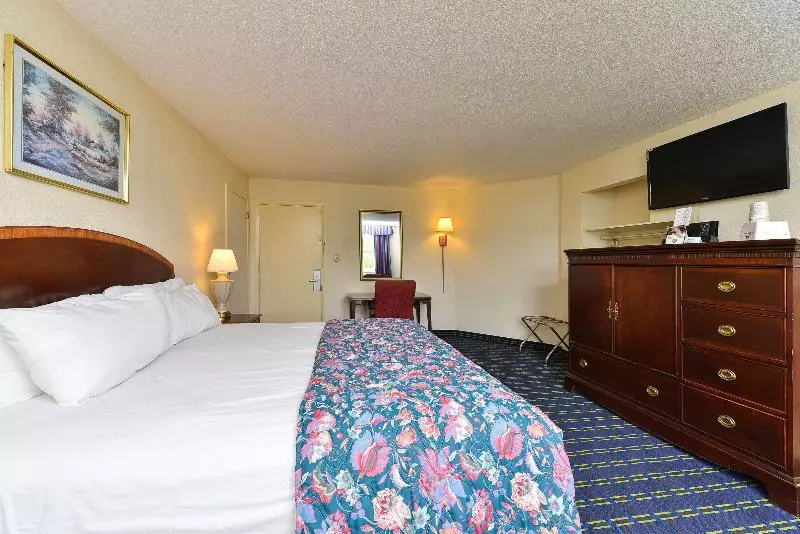 キングサイズベッドのスタンダードルーム, Americas Best Value Inn Suites South Boston