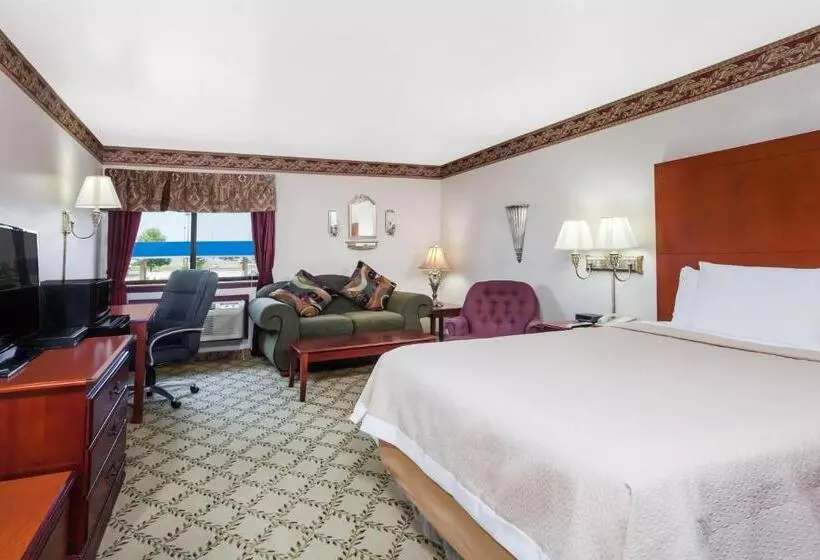 スイート, Days Inn By Wyndham Dyersburg