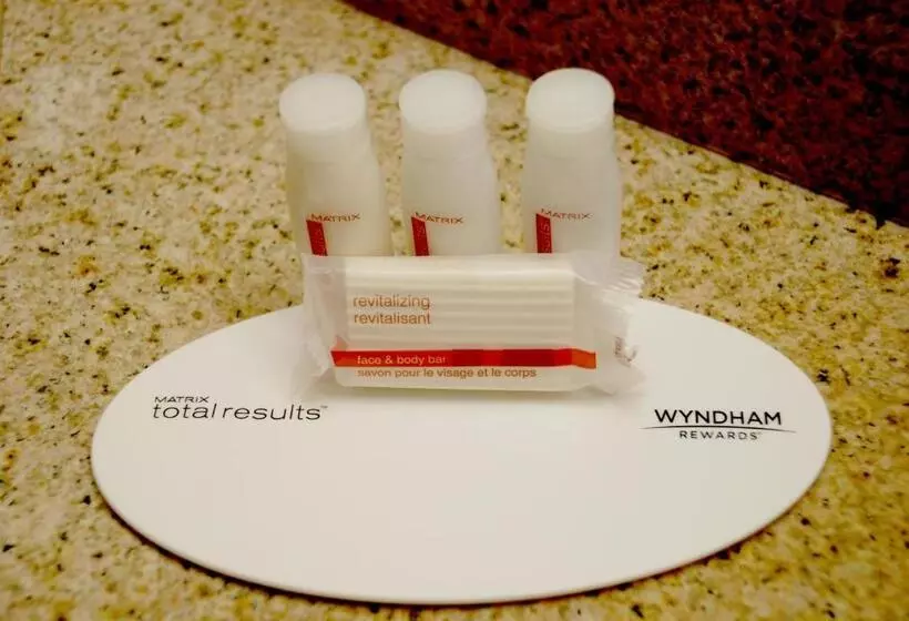 スイート, Days Inn By Wyndham Dyersburg