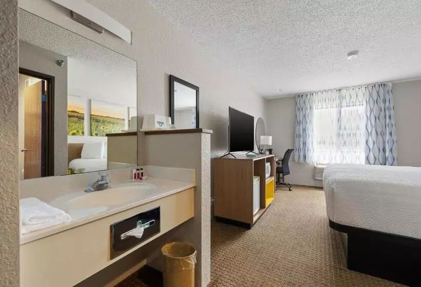 キングサイズベッドのスタンダードルーム, Days Inn By Wyndham Wall