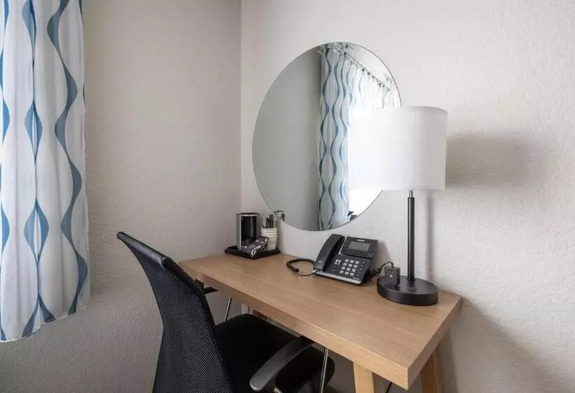 キングサイズベッドのスタンダードルーム, Days Inn By Wyndham Wall