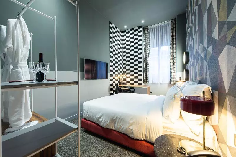 スイート, Sycamore Suites