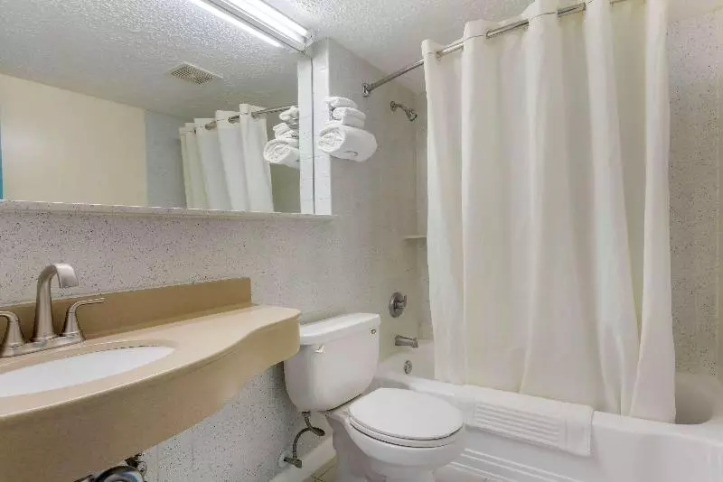 スタンダード４人部屋, Rodeway Inn & Suites New Paltz  Hudson Valley