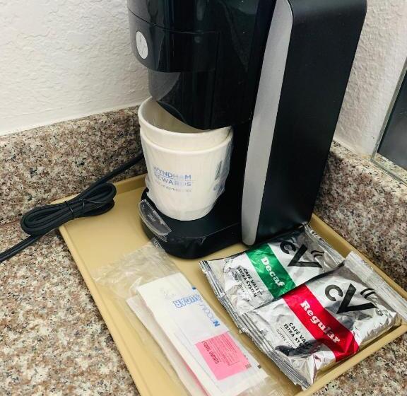 غرفة قياسية سرير كينج, Travelodge By Wyndham Killeen/fort Hood