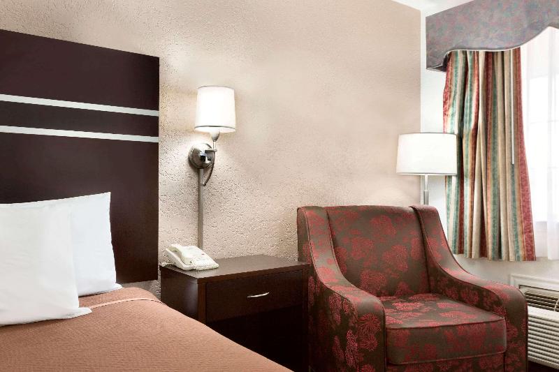 带大床的标准间, Travelodge By Wyndham Killeen/fort Hood