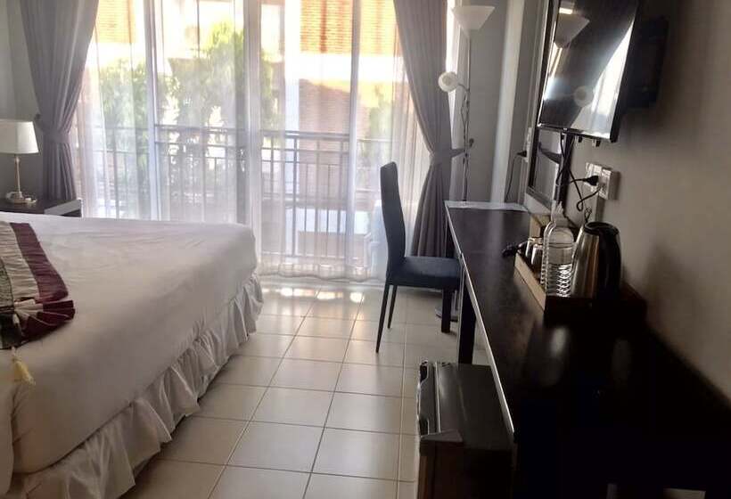 デラックスルーム, Ratana