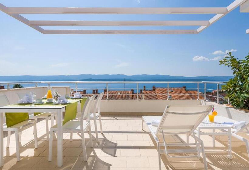 آپارتمان ممتاز دوخوابه رو به دریا, Apartments Villa Azzurra Bol