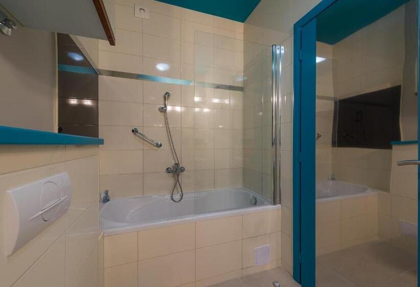 آپارتمان 2 خوابه با چشم‌انداز دریا, Apartments Villa Azzurra Bol