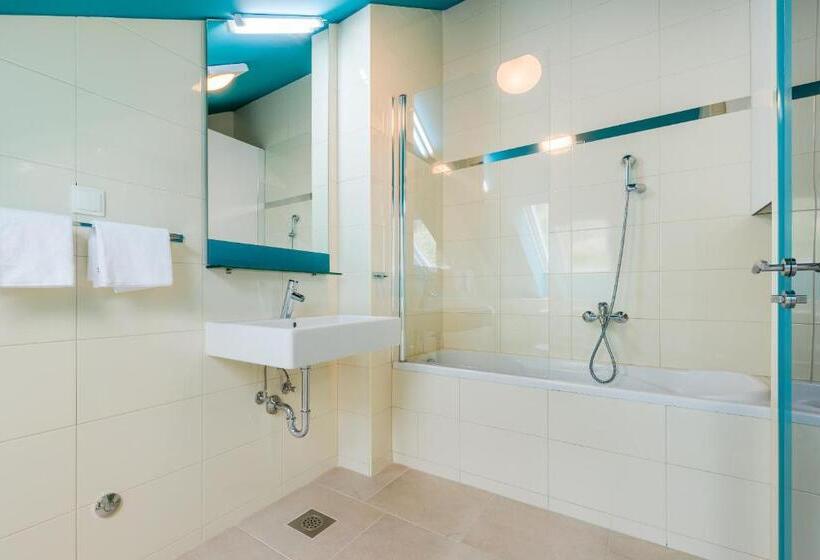 آپارتمان 2 خوابه با چشم‌انداز دریا, Apartments Villa Azzurra Bol